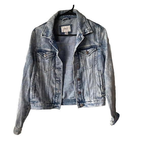 Forever 21 Jean Jacket Women's Size S Distressed Light Wash Blue Washed Denim - Picture 1 of 5